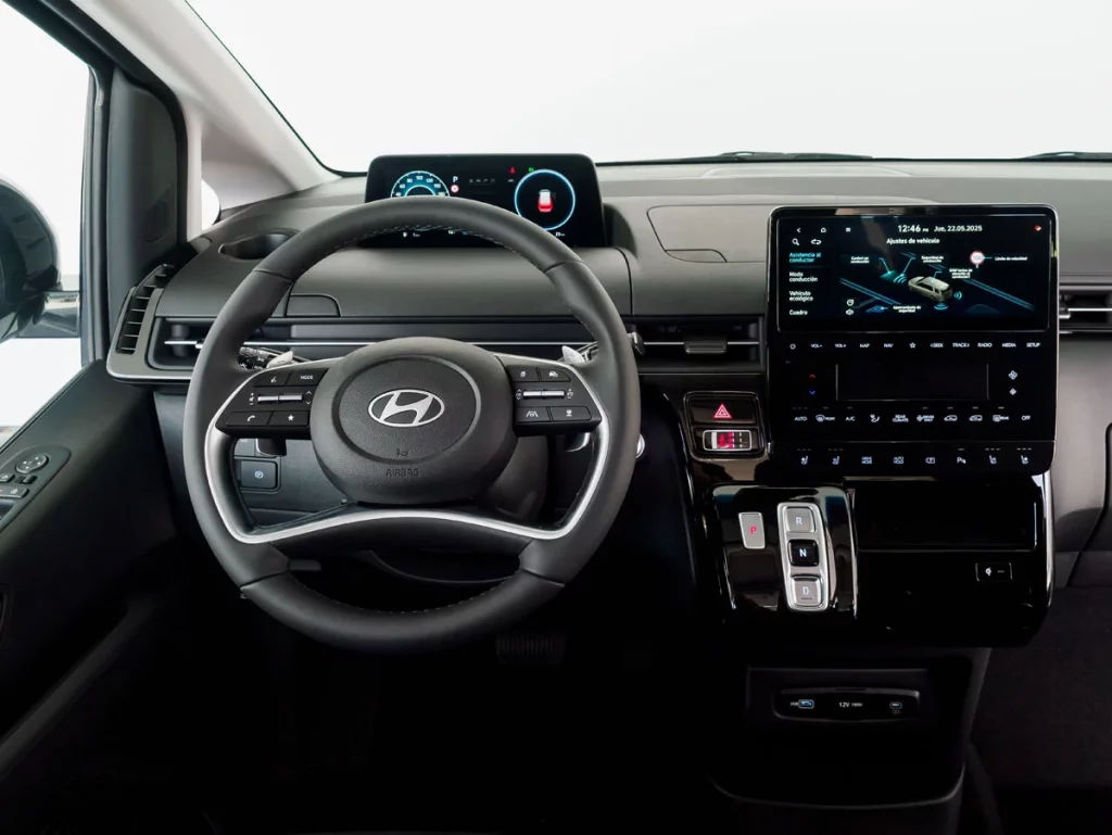 Hyundai presenta el Staria HEV Adaptado: garantía de movilidad para todos 32 Motor16 HYUNDAI STARIA HEV ADAPTADO 27 Motor16