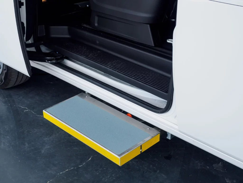 Hyundai presenta el Staria HEV Adaptado: garantía de movilidad para todos 3 Motor16 HYUNDAI STARIA HEV ADAPTADO 46 Motor16