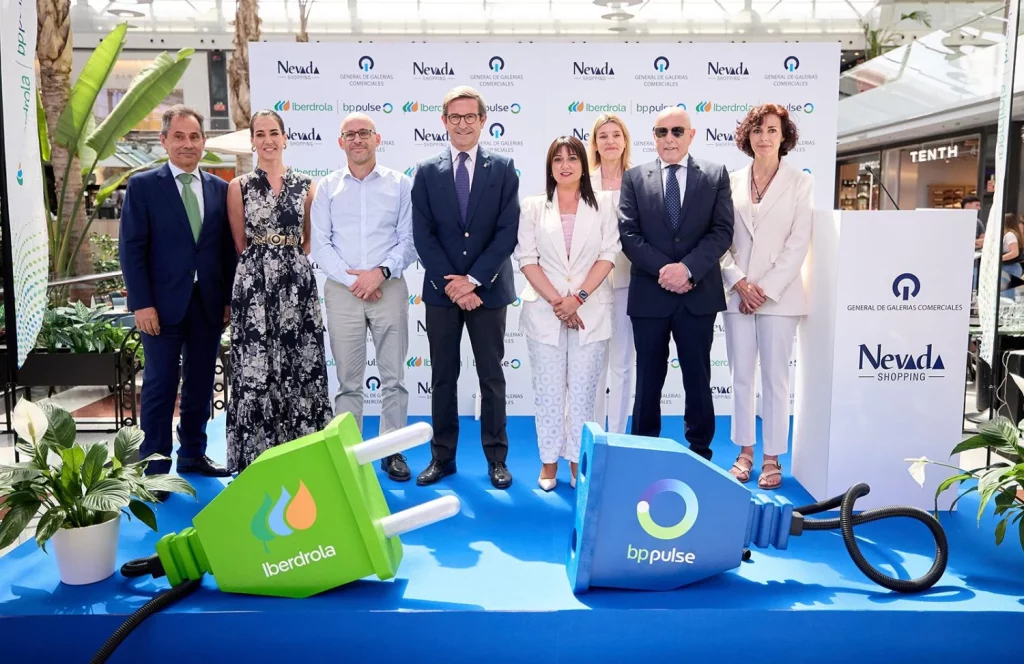 IBERDROLA BP PULSE GRANADA CENTRO DE RECARGA Motor16