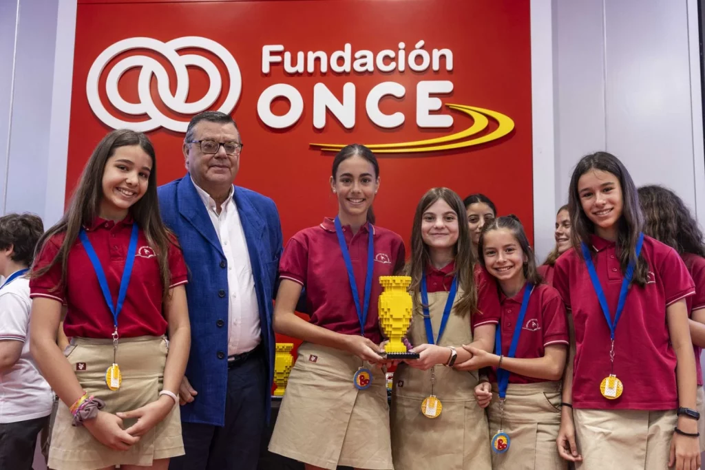 Volvo y la Fundación ONCE premian ideas para hacer un mundo mejor 5 Motor16 INICIATIVA VOLVO Reto Mas Popular Colegio Valle del Miro Motor16