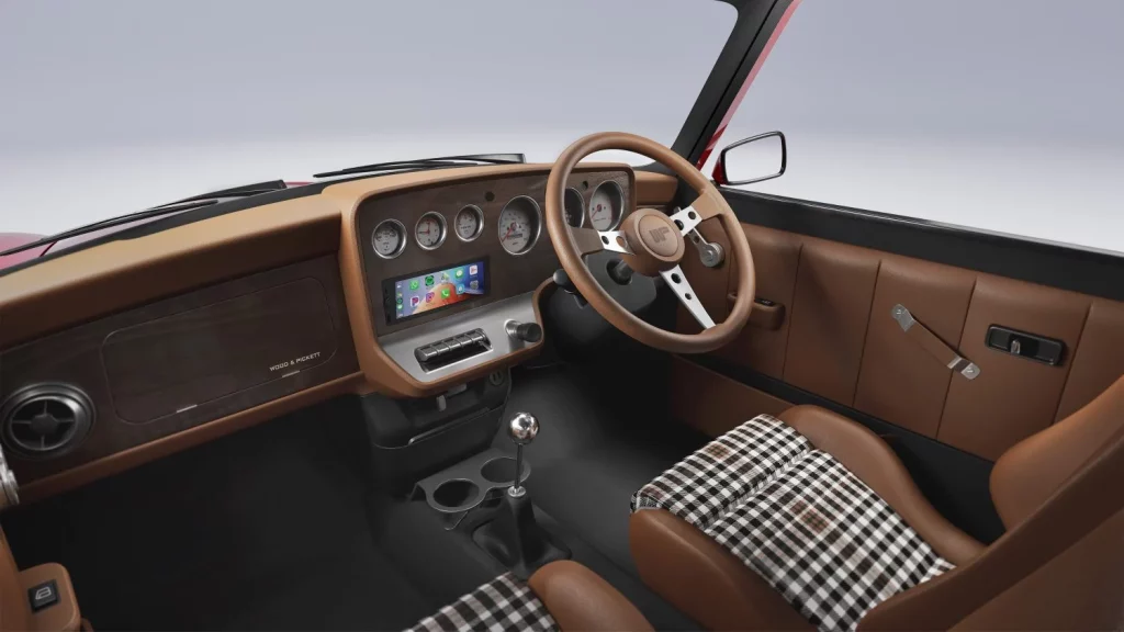 Callum se sale con este MINI restomod firmado por Wood and Pickett 2 Motor16 2025 Wood and Pickett MINI by Callum. Imagen interior.