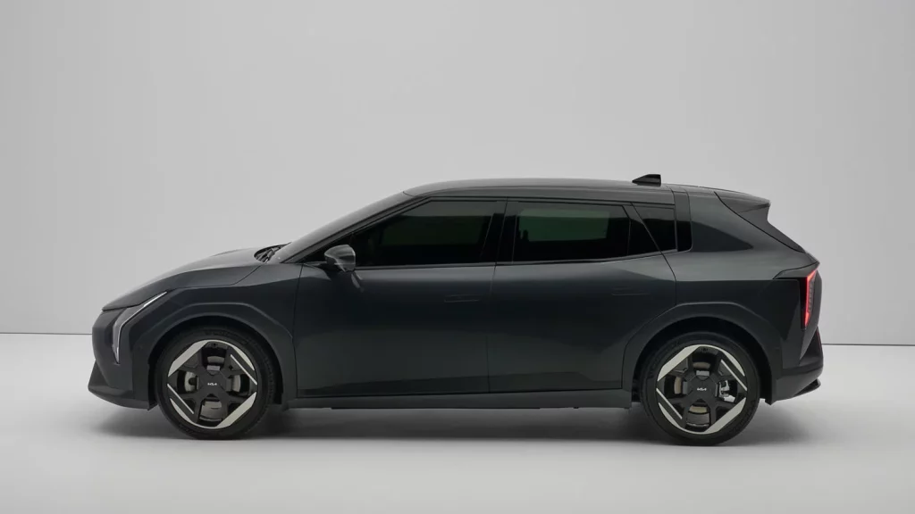KIA EV4 HATCHBACK 3 Motor16