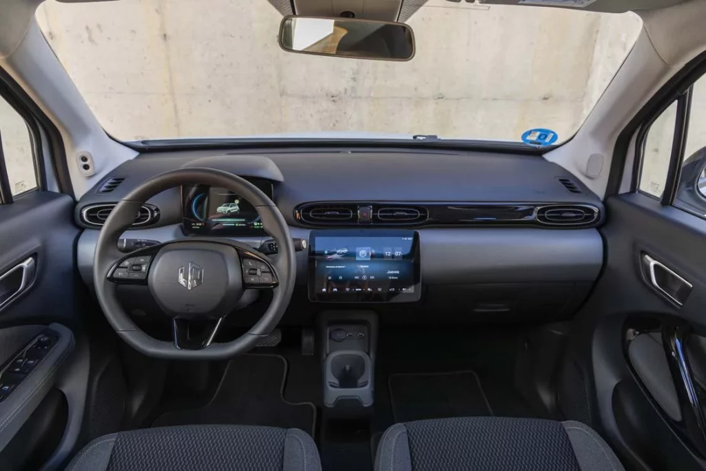 Comparativa Dacia Spring Extreme Electric 65 frente a Leapmotor T03 Design: no te compliques la vida 9 Motor16 Interior Leapmotor T03
