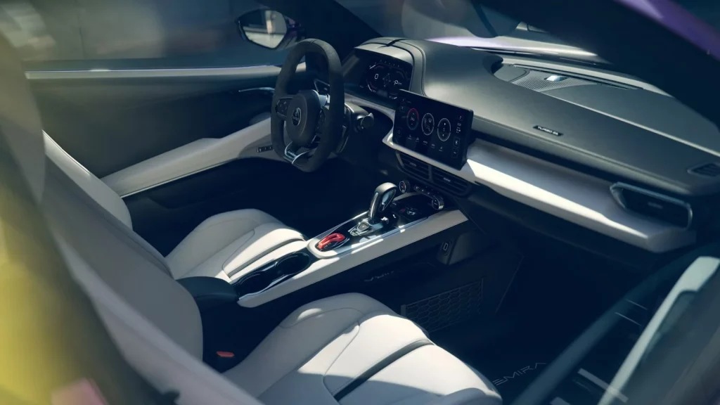 Lotus saca aún más brillo a su Emira para celebrar sus cuatro primaveras 2 Motor16 2025 Lotus Emira. Imagen interior.