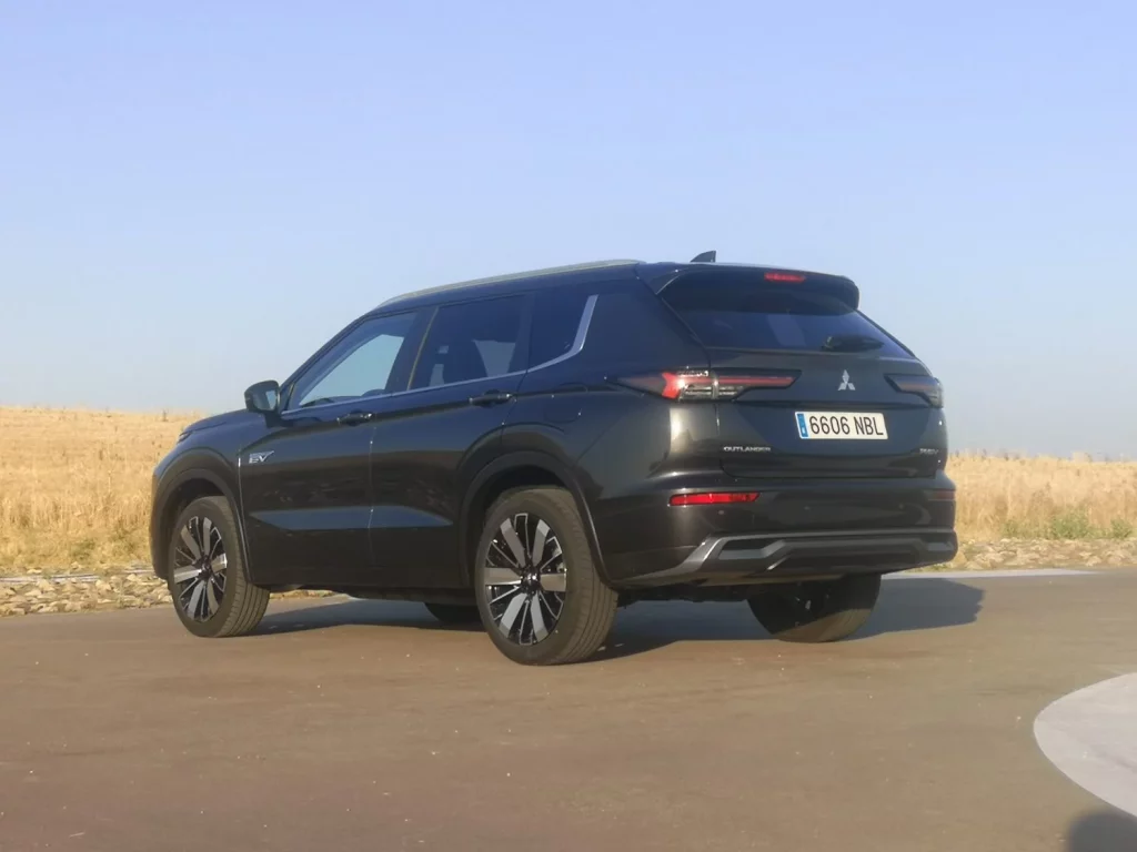 Probamos el Mitsubishi Outlander PHEV Kaiteki: Fiel a la tradición 6 Motor16 Mitsubishi Outlander PHEV Kaiteki 11 Motor16