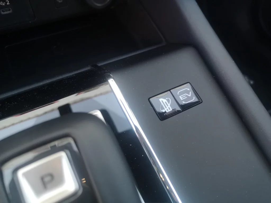 Probamos el Mitsubishi Outlander PHEV Kaiteki: Fiel a la tradición 17 Motor16 Mitsubishi Outlander PHEV Kaiteki 19 Motor16