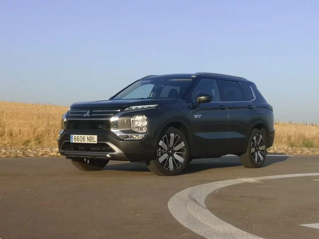 Probamos el Mitsubishi Outlander PHEV Kaiteki: Fiel a la tradición 9 Motor16 Mitsubishi Outlander PHEV Kaiteki 5 Motor16