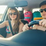 Todas las cosas que hacemos mal al conducir en verano