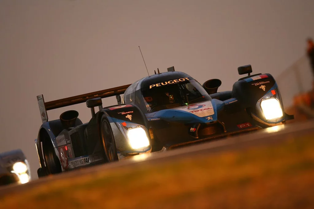 El legado de Peugeot en Le Mans: lo importante no es solo participar 16 Motor16 Peugeot en Le Mans 12 Motor16