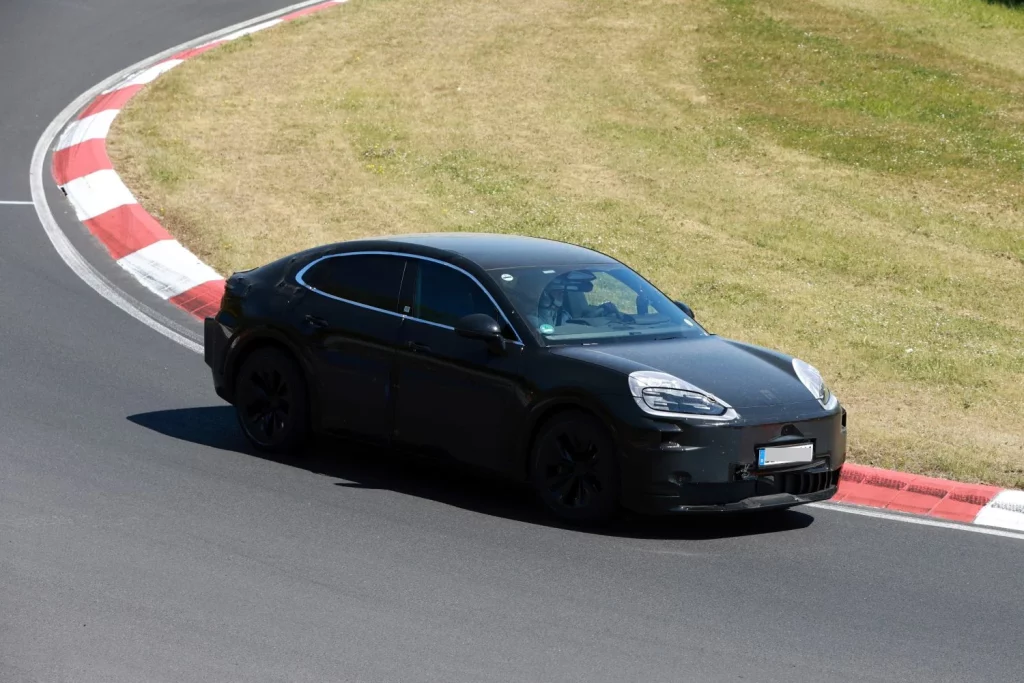Así será el futuro, a medio y largo plazo, el Porsche Cayenne 26 Motor16 Porsche Cayenne Coupe EV 6 Motor16