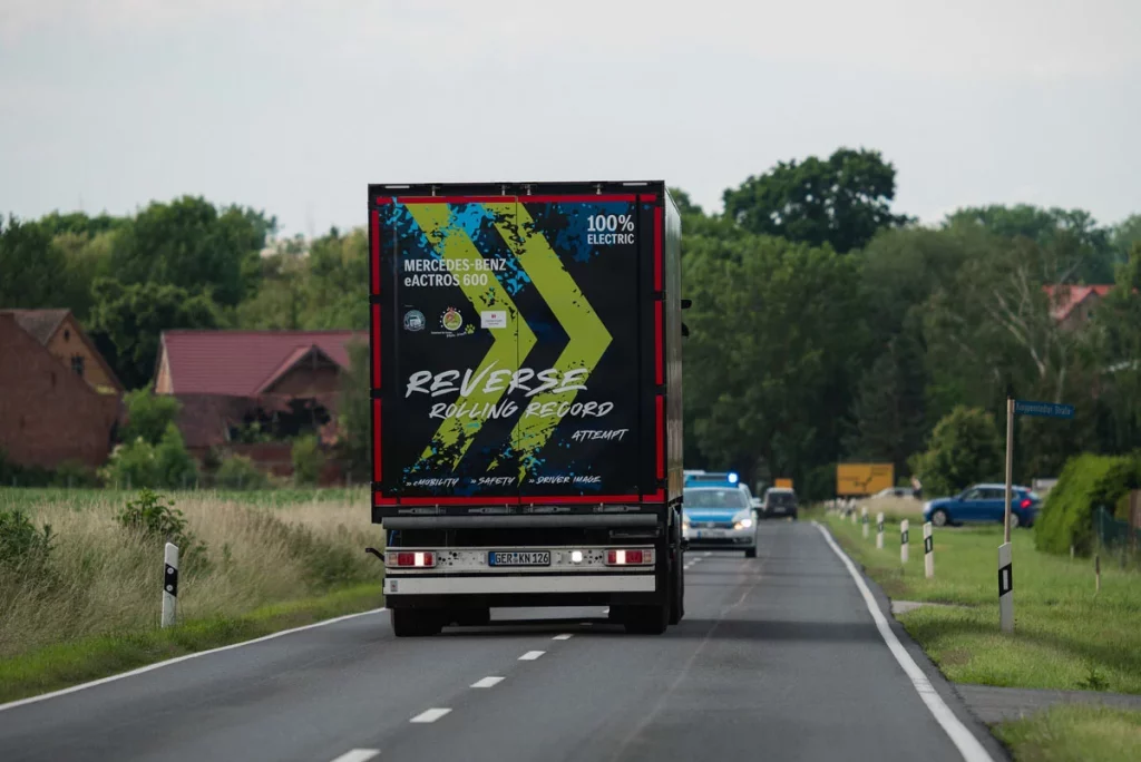 RECORD MARCHA ATRAS CAMION MERCEDES 12 Motor16