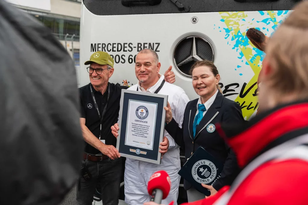 RECORD MARCHA ATRAS CAMION MERCEDES 2 Motor16