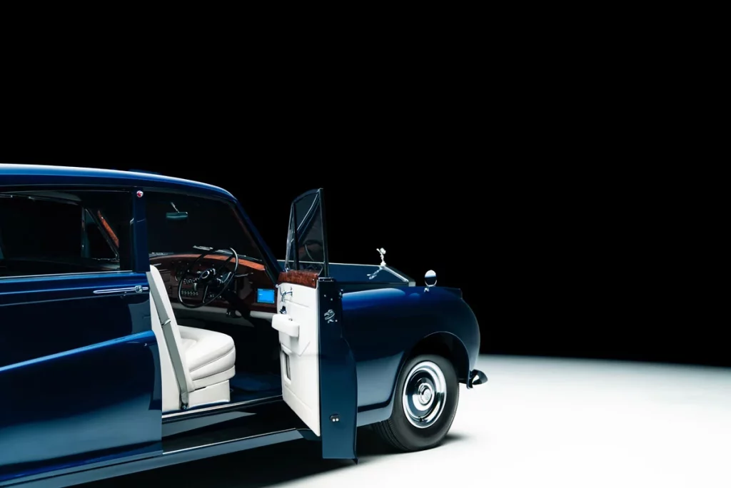 El 'regalo' de Lunaz por el centenario del Rolls-Royce Phantom 15 Motor16 ROLLS ROYCE PHANTOM V LUNAZ 11 Motor16