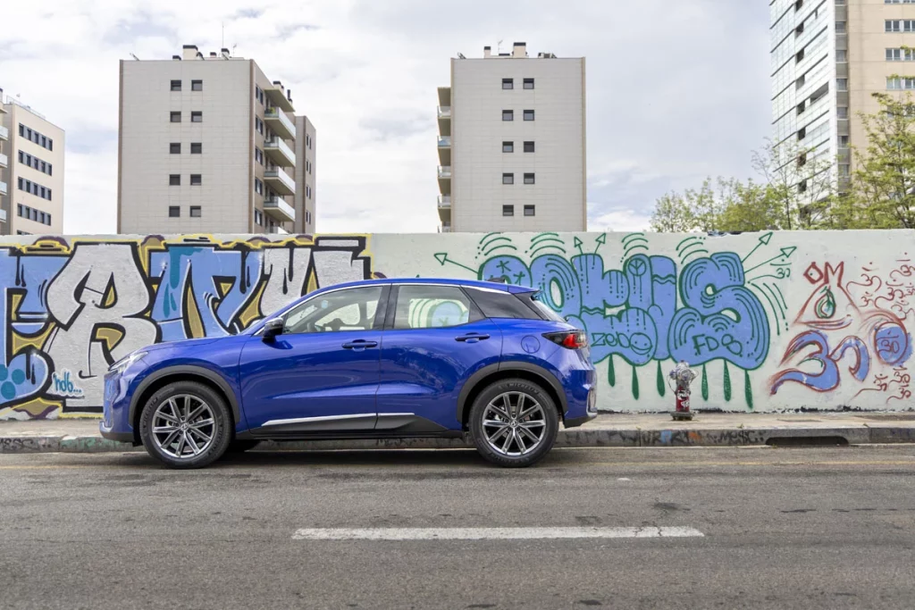 Ruta de arte urbano con el Lexus LBX. Barcelona, a todo color 30 Motor16 RUTA ARTE URBANO LEXUS LBX BARCELONA Murals Poble Nou Anonimos 2 Motor16