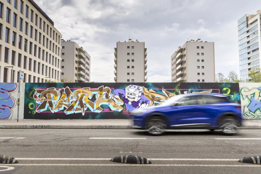 Ruta de arte urbano con el Lexus LBX. Barcelona, a todo color 32 Motor16 RUTA ARTE URBANO LEXUS LBX BARCELONA Murals Poble Nou Anonimos 4 Motor16