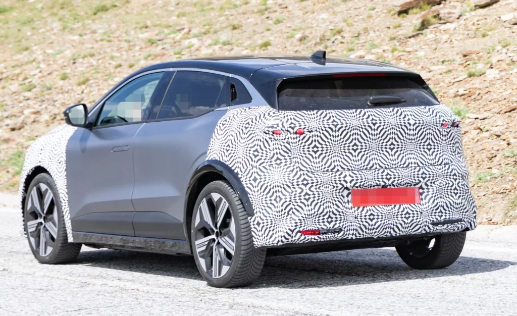 Fotos espía del Renault Megane E-Tech 2026, que tendrá más autonomía 13 Motor16 Renault Megane 2026 11 Motor16