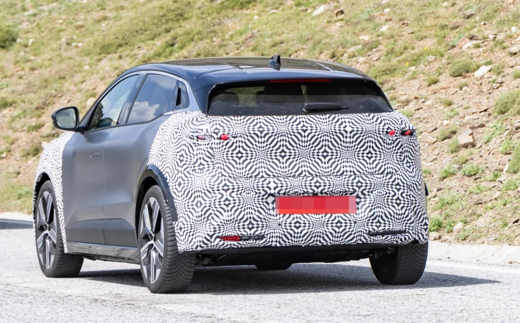 Fotos espía del Renault Megane E-Tech 2026, que tendrá más autonomía 14 Motor16 Renault Megane 2026 13 Motor16