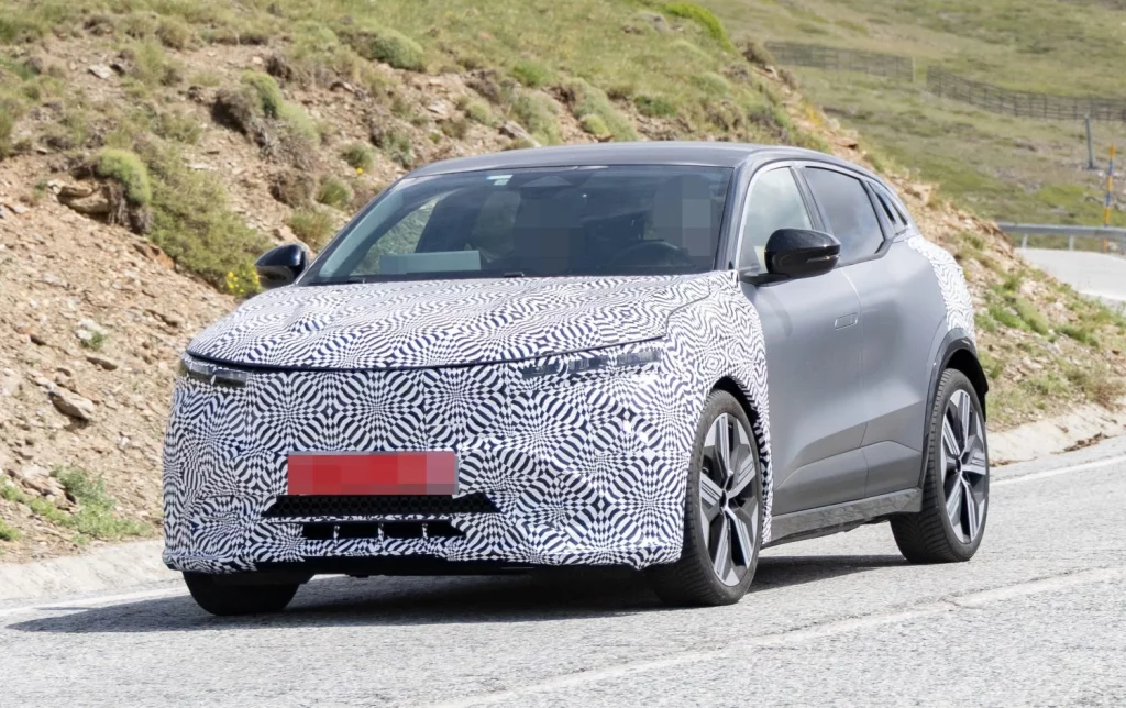 Fotos espía del Renault Megane E-Tech 2026, que tendrá más autonomía 4 Motor16 Renault Megane 2026 2 Motor16