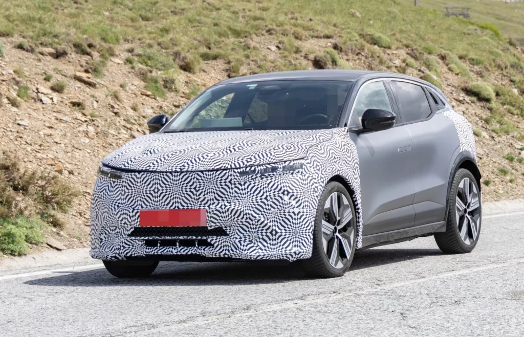 Fotos espía del Renault Megane E-Tech 2026, que tendrá más autonomía 5 Motor16 Renault Megane 2026 3 Motor16