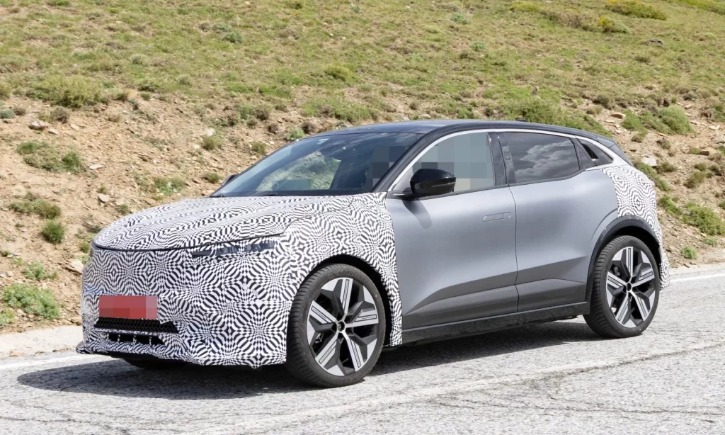 Fotos espía del Renault Megane E-Tech 2026, que tendrá más autonomía 8 Motor16 Renault Megane 2026 6 Motor16