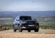 Los EBRO s700 y s800 híbridos enchufables ‘reajustan’ su potencia