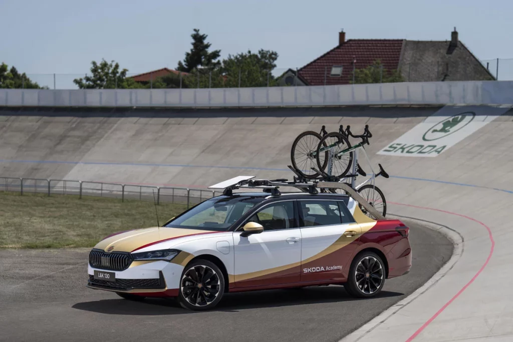 Škoda L&K 130: el 'coche de los estudiantes' pensado para ayudar a los ciclistas 7 Motor16 SKODA COCHE ESTUDIANTES 3 Motor16