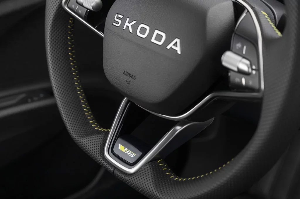 SKODA ELROQ RS 22 Motor16