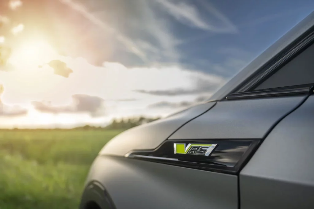 SKODA ELROQ RS 27 Motor16