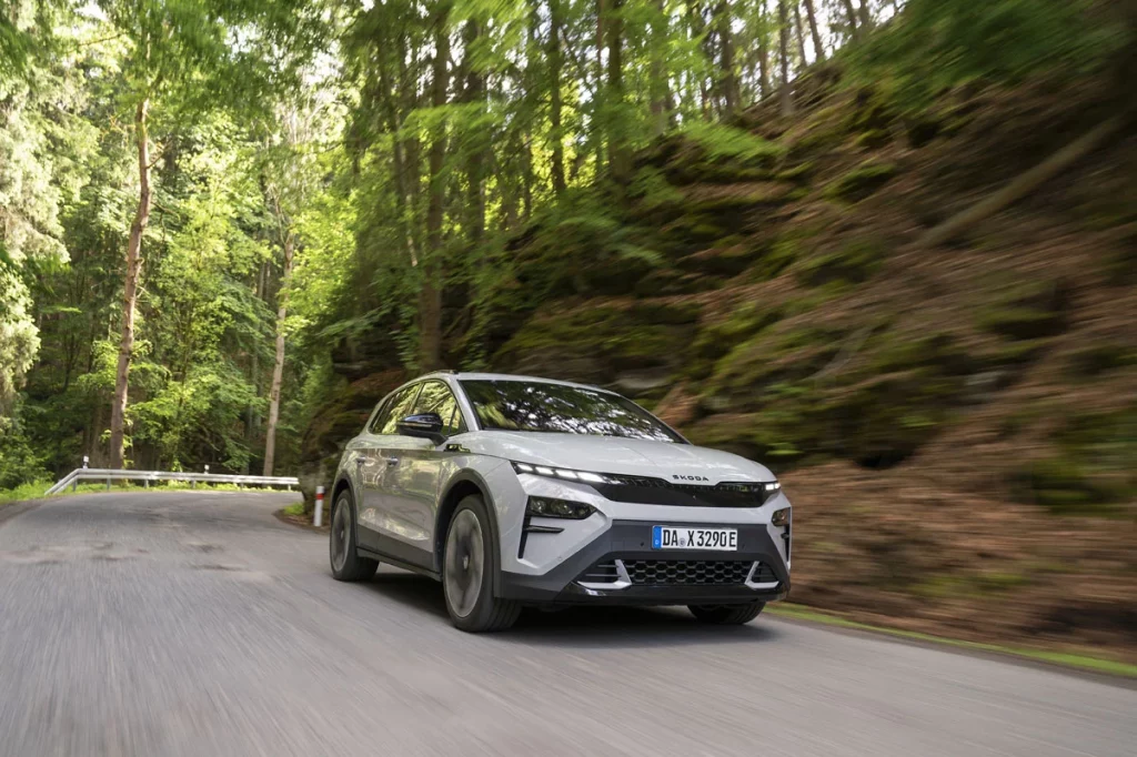 SKODA ELROQ RS 33 Motor16
