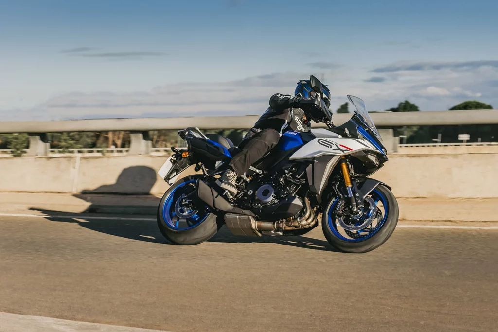 Suzuki GSX S1000GX 1 Motor16