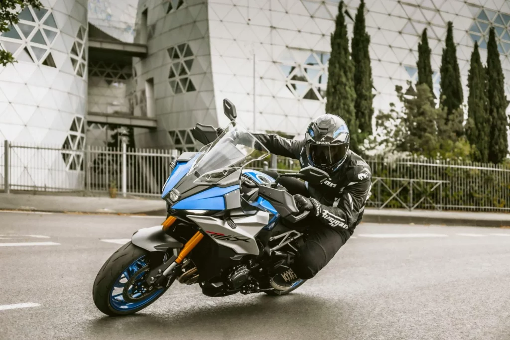 Suzuki GSX S1000GX 4 Motor16