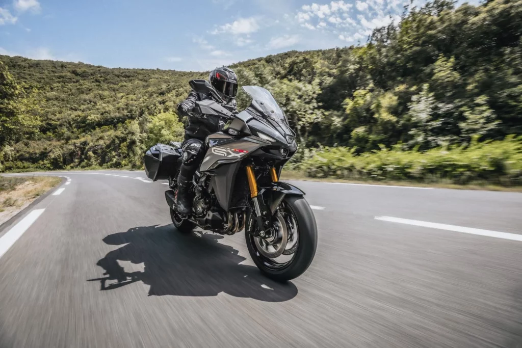 Suzuki GSX S1000GX 5 Motor16