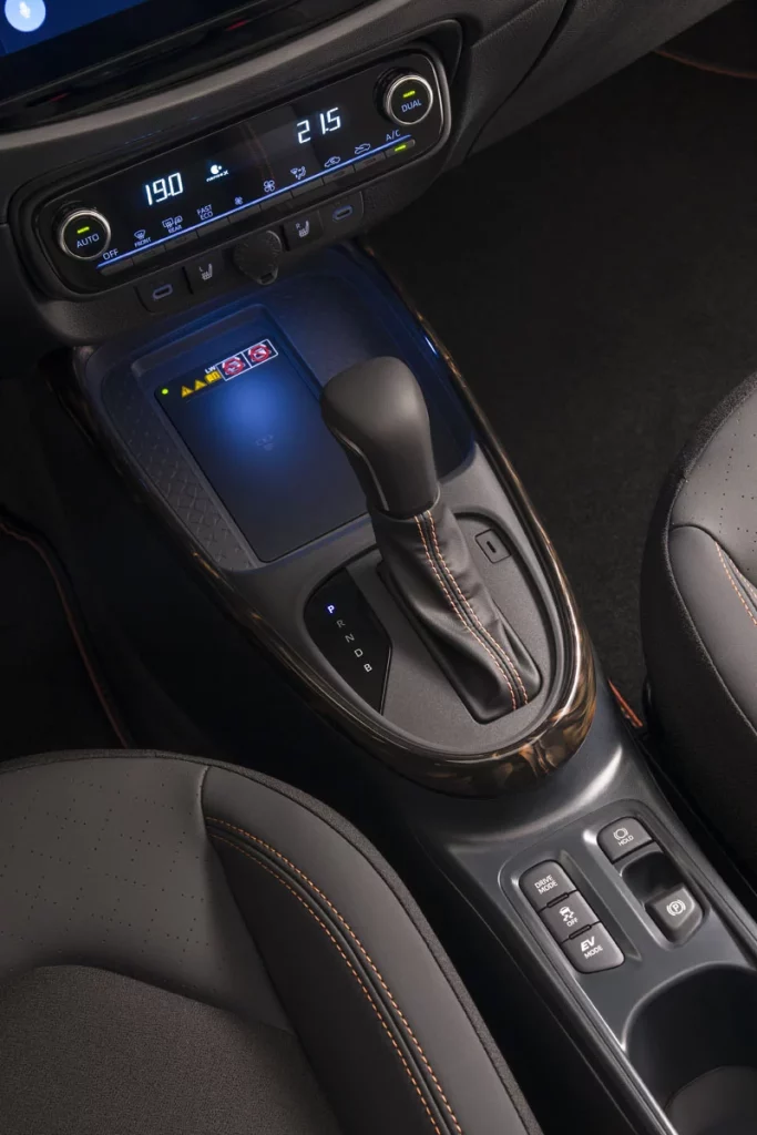 TOYOTA AYGO X HYBRID 11 Motor16