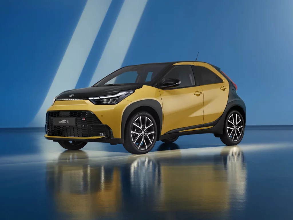 TOYOTA AYGO X HYBRID 15 Motor16
