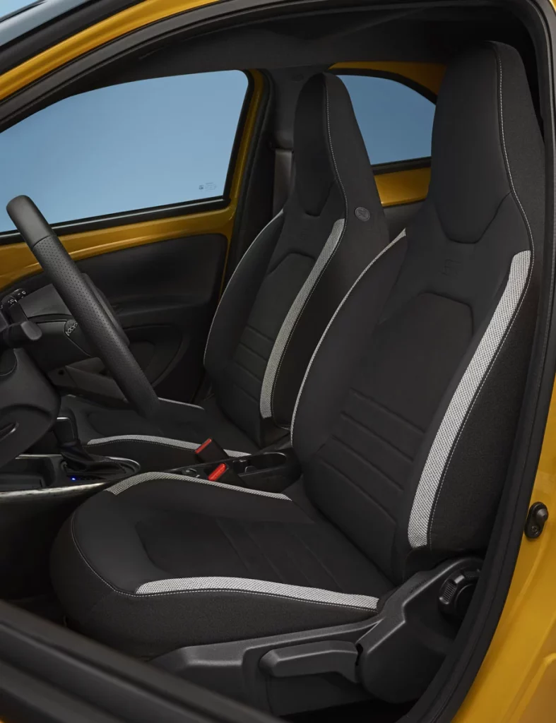 TOYOTA AYGO X HYBRID 28 Motor16