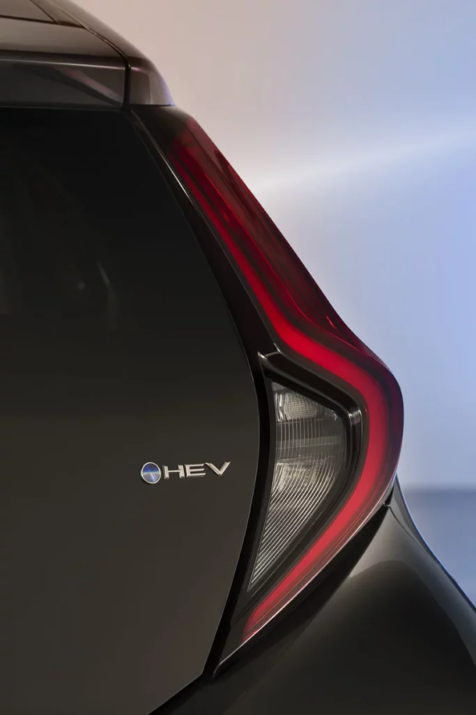 TOYOTA AYGO X HYBRID 7 Motor16