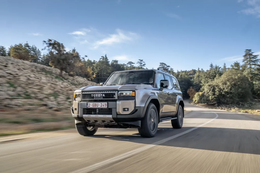 El Toyota Land Cruiser y su nueva vida electrificada 8 Motor16 TOYOTA LAND CRUISER 48 VOLTIOS 3 Motor16