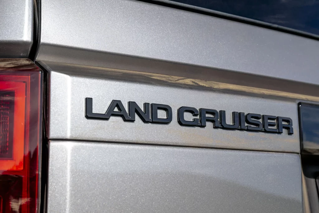 El Toyota Land Cruiser y su nueva vida electrificada 13 Motor16 TOYOTA LAND CRUISER 48 VOLTIOS 8 Motor16