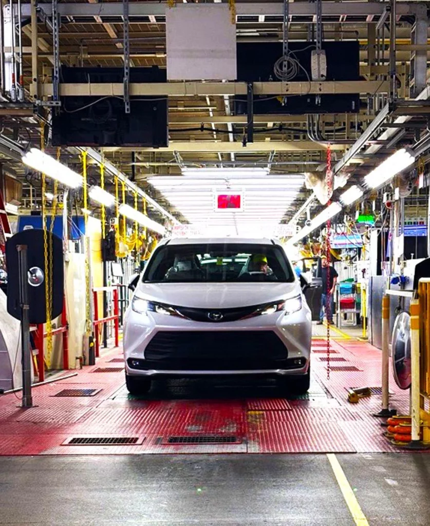 Toyota llega al primer millón de híbridos fabricados en EE.UU. 5 Motor16 TOYOTA SIENNA 1 MILLON EEUU 3 Motor16