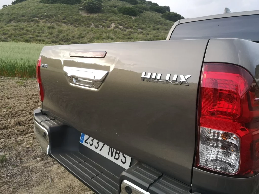 Prueba del Toyota Hilux VXL 2.8 48V: Apuesta segura, y con etiqueta Eco 12 Motor16 Toyota Hilux hibrido prueba 10 Motor16