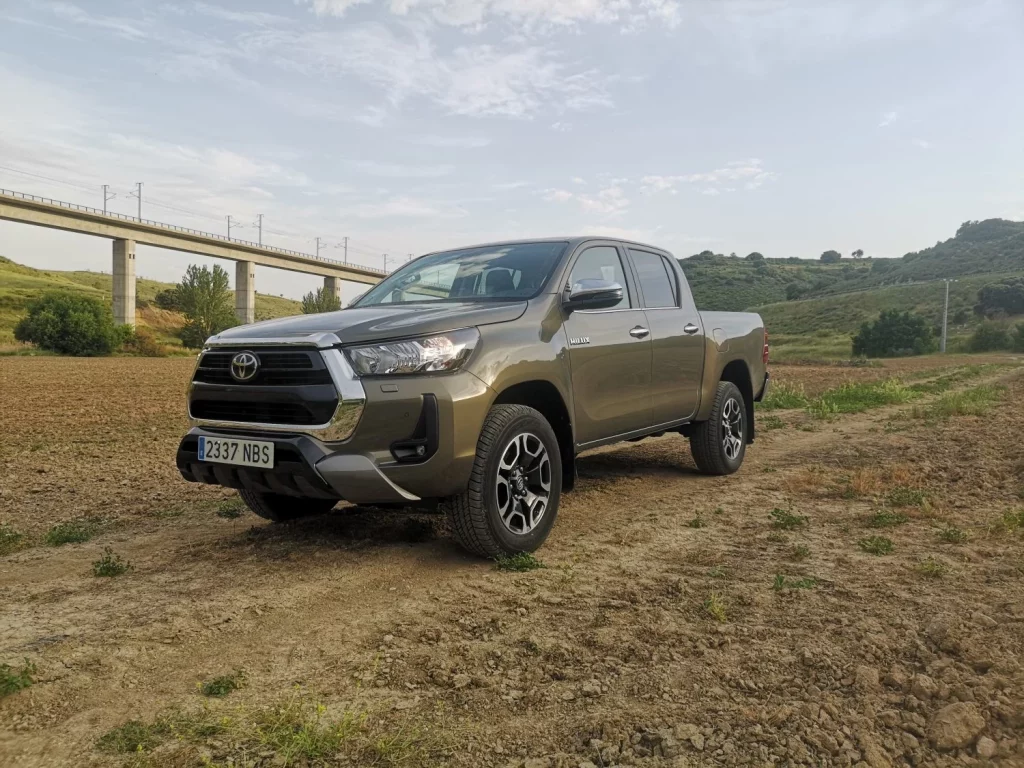 Prueba del Toyota Hilux VXL 2.8 48V: Apuesta segura, y con etiqueta Eco 14 Motor16 Toyota Hilux hibrido prueba 3 Motor16