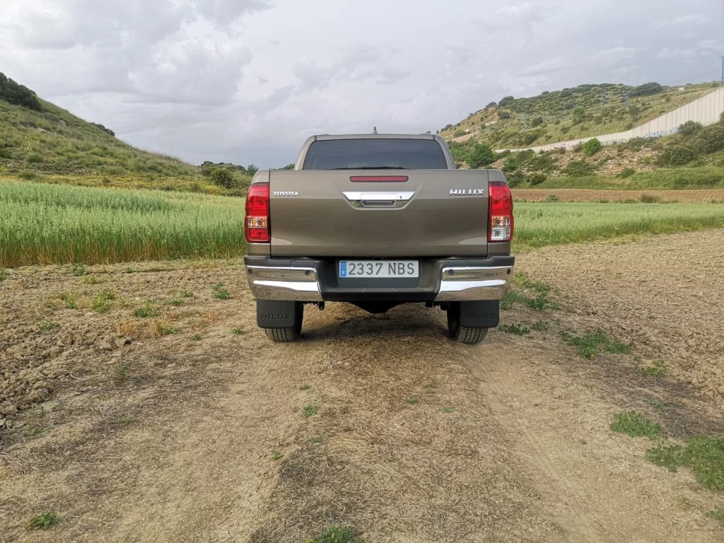 Prueba del Toyota Hilux VXL 2.8 48V: Apuesta segura, y con etiqueta Eco 9 Motor16 Toyota Hilux hibrido prueba 8 Motor16