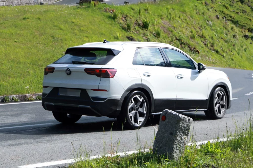 El Volkswagen T-Roc 2026 está cada vez más cerca 15 Motor16 VW T Roc R Line 14 Motor16