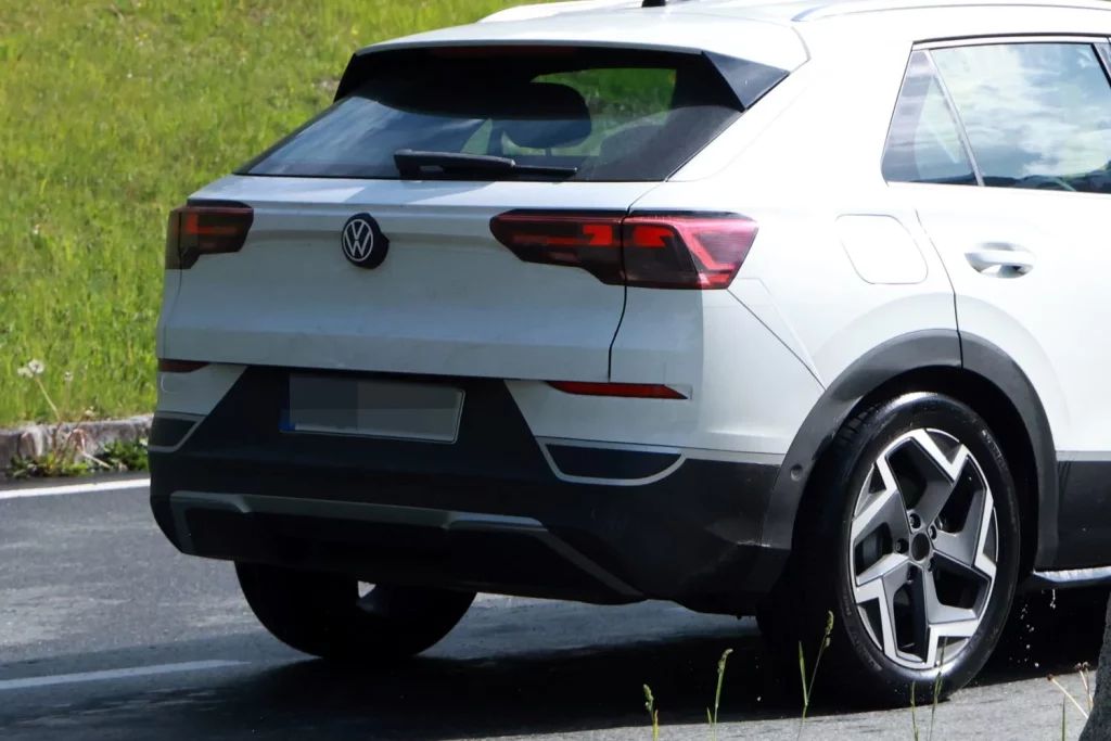 El Volkswagen T-Roc 2026 está cada vez más cerca 16 Motor16 VW T Roc R Line 15 Motor16