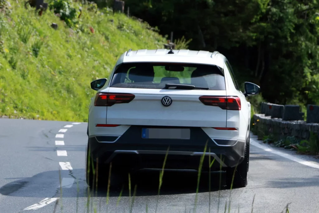 El Volkswagen T-Roc 2026 está cada vez más cerca 20 Motor16 VW T Roc R Line 19 Motor16