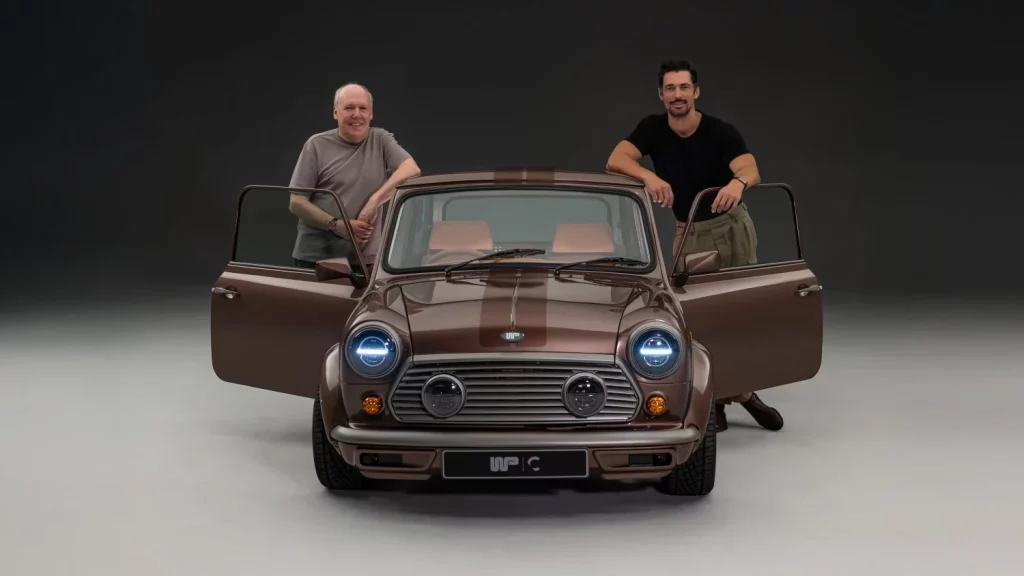 Callum se sale con este MINI restomod firmado por Wood and Pickett 1 Motor16 2025 Wood and Pickett MINI by Callum. Imagen.