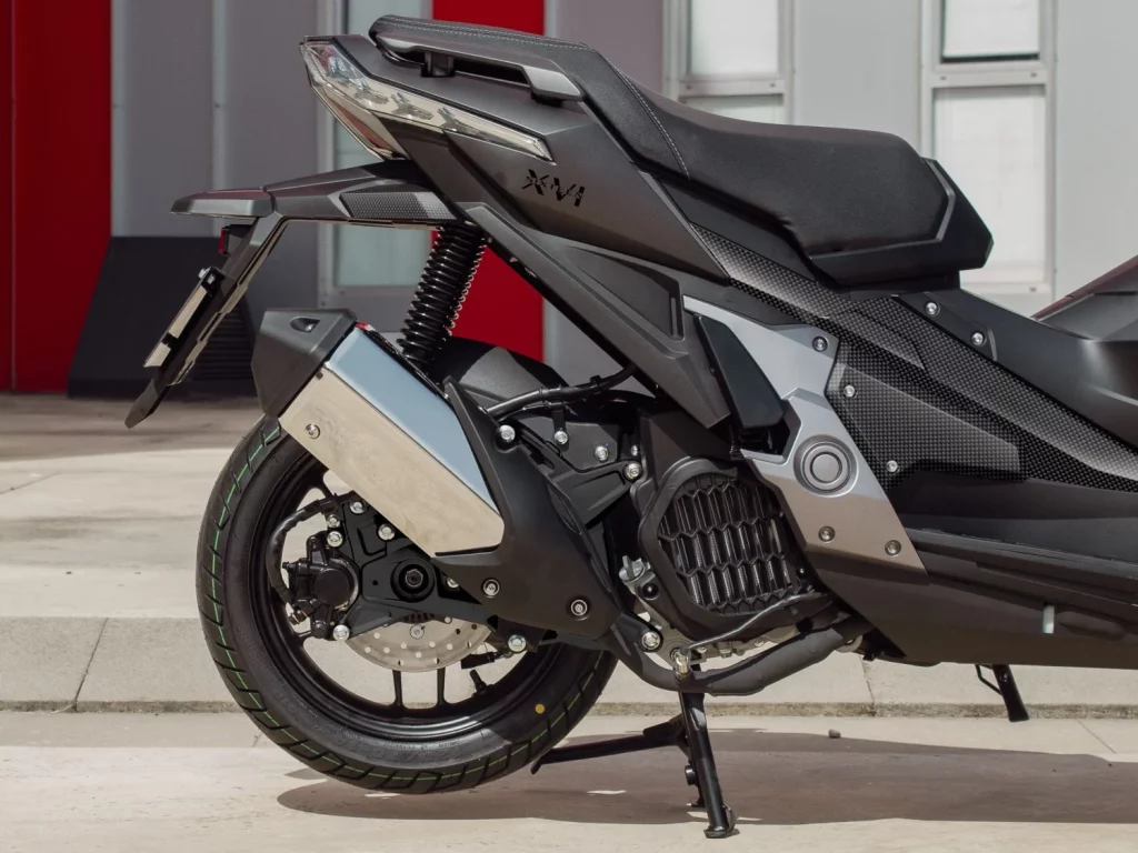 Wottan Sixteen scooter 125 2 Motor16