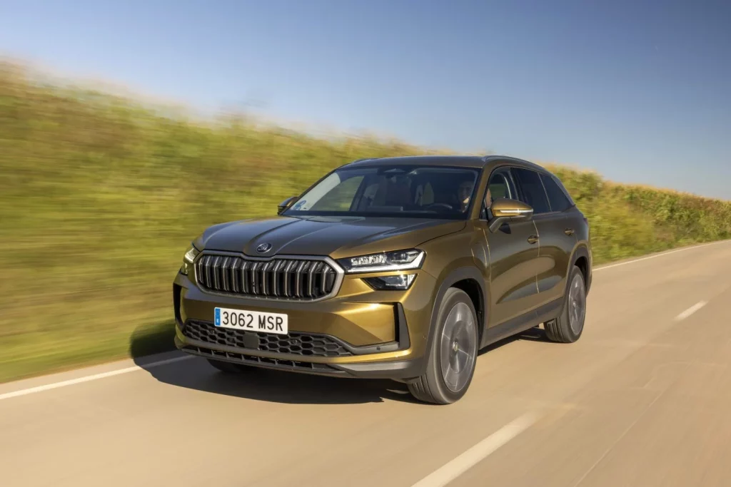 Híbridos enchufables: Los 25 SUV con hasta 200 km de autonomía que tienes a la venta en España 5 Motor16 akoda Kodiaq Motor16