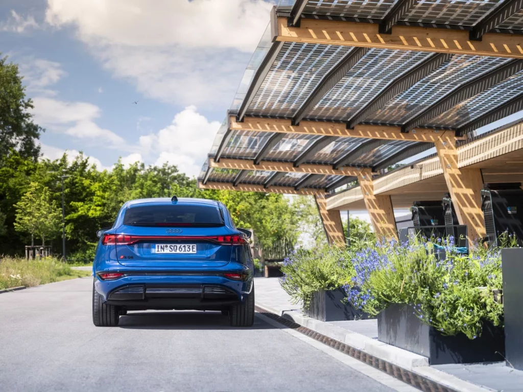 Primera prueba del Audi Q6 Sportback e-tron: Un SUV con 654 km de autonomía eléctrica 11 Motor16 audi Q6 Sportback 40 Motor16