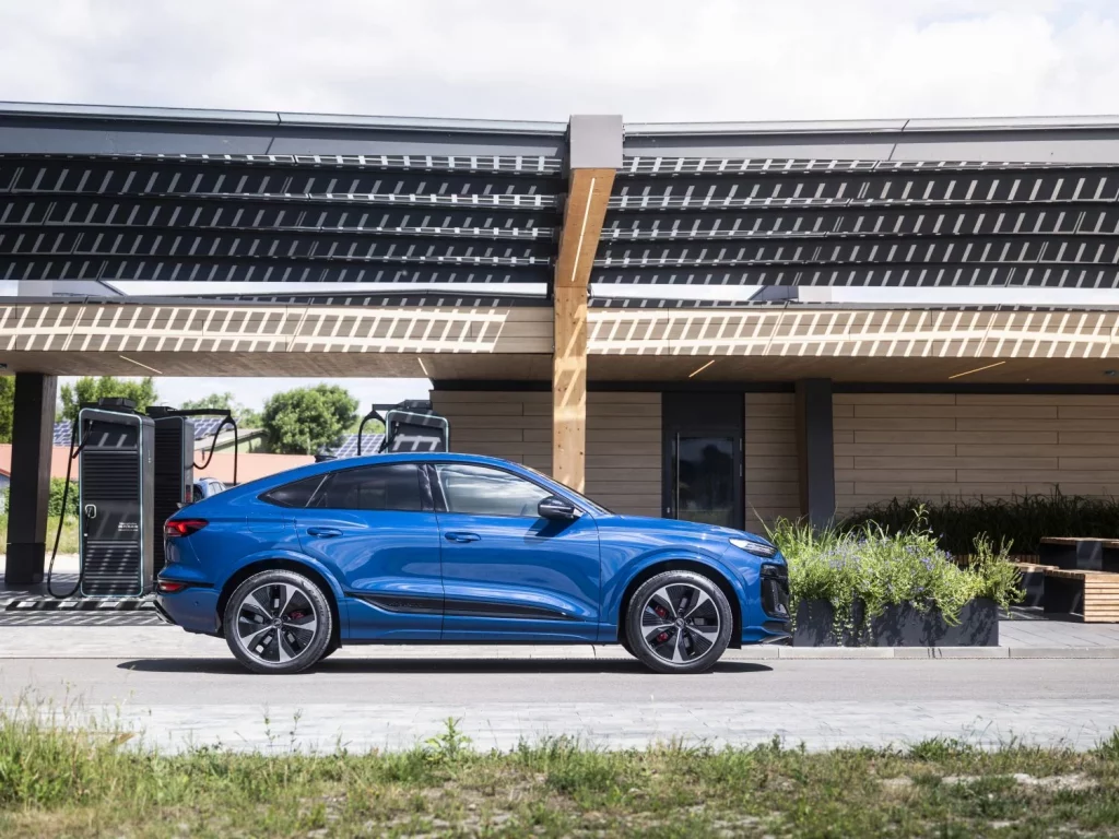 Primera prueba del Audi Q6 Sportback e-tron: Un SUV con 654 km de autonomía eléctrica 8 Motor16 audi Q6 Sportback 43 Motor16